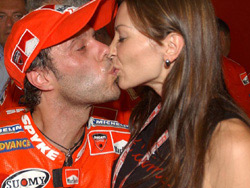 C'est aussi bon que de gagner, s'exclame Loris Capirossi à propos de sa deuxième place