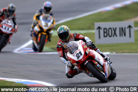 Troy Bayliss, Max Biaggi et Troy Corser - Les manches Superbike et Supersport d'Allemagne 2007 à Lausitzring sur Moto-Net.Com