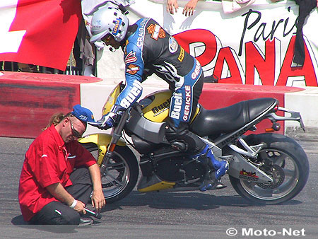 ... puis autour du commentateur, ou quand le stunt devient aussi magique que la corrida !