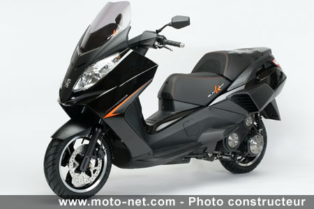  Peugeot BlacKsat - Mondial du deux-roues 2007 : Peugeot étoffe sa gamme de scooters