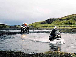 J’ai aussi franchi de nombreux gués sans problème... et on ne peut pas en dire autant du Transalp et de la XT Z 660 qui m’accompagnaient !