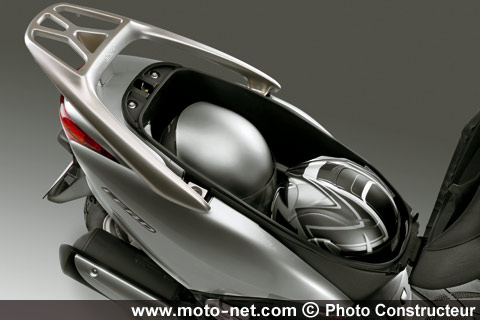 Honda dévoile sa CB1000R et son Lead 110