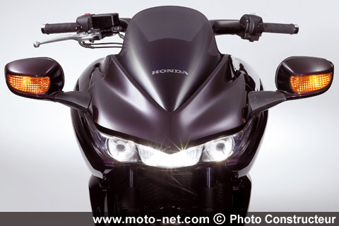 Honda dévoile sa CB1000R et son Lead 110