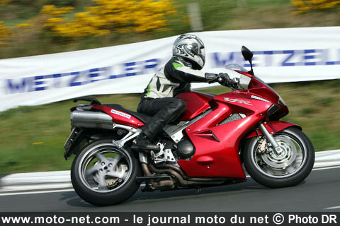 Nouveau pneu Metzeler Roadtec Z6 Sport Touring Interact : Metzeler lance le pneu multi gammes