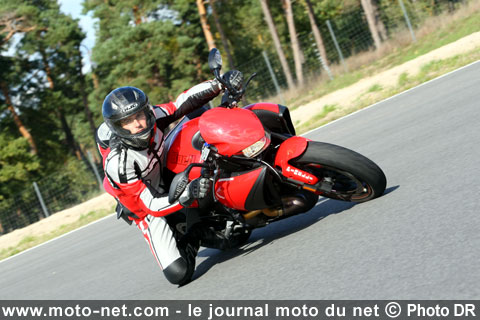 Essai de la combinaison moto GP Kangaroo Spidi