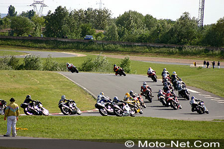Le Team Moto-Net à Carole pour la deuxième manche du Challenge des Monos