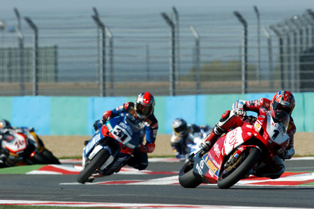 Les manches Superbike et Supersport de Magny-Cours 2005 sur Moto-Net