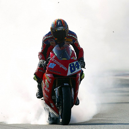 Les manches Superbike et Supersport de Magny-Cours 2005 sur Moto-Net