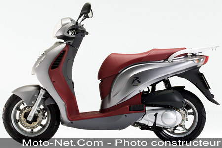 PS125i ou le défi Honda