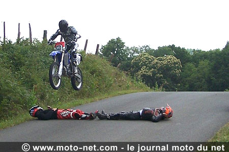 Tour Moto Pyrénéen 2006 : soleil, montage et rigolade