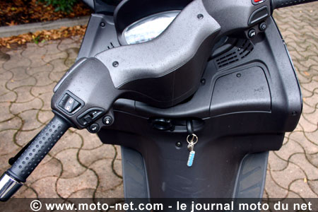 Essai X8 400ie : Piaggio dans la cour des maxis