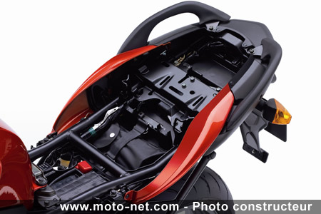 Nouvelle Kawasaki Versys : l'ER-6 prend de la hauteur !