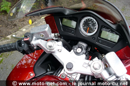 ESSAI HONDA VFR 800 ABS : c'est reparti pour 20 ans ?