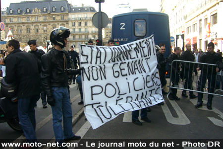 Stationnement non gênant : les motards demandent à la police de se montrer tolérante