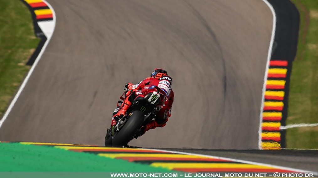 La première journée du GP d'Allemagne pour Marc Marquez 

Marc Marquez s'approche déjà du record absolu du circuit du Sachsenring au terme du premier jour du Grand Prix d'Allemagne 2026. L'officiel Ducati, grand favori dans la Saxe, devance Raul Fernandez et Fabio Di Giannantonio qui s'accrochent aux avant-postes.  
