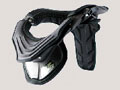 BMW et KTM présentent le Neck Brace System, un collier protège-cou