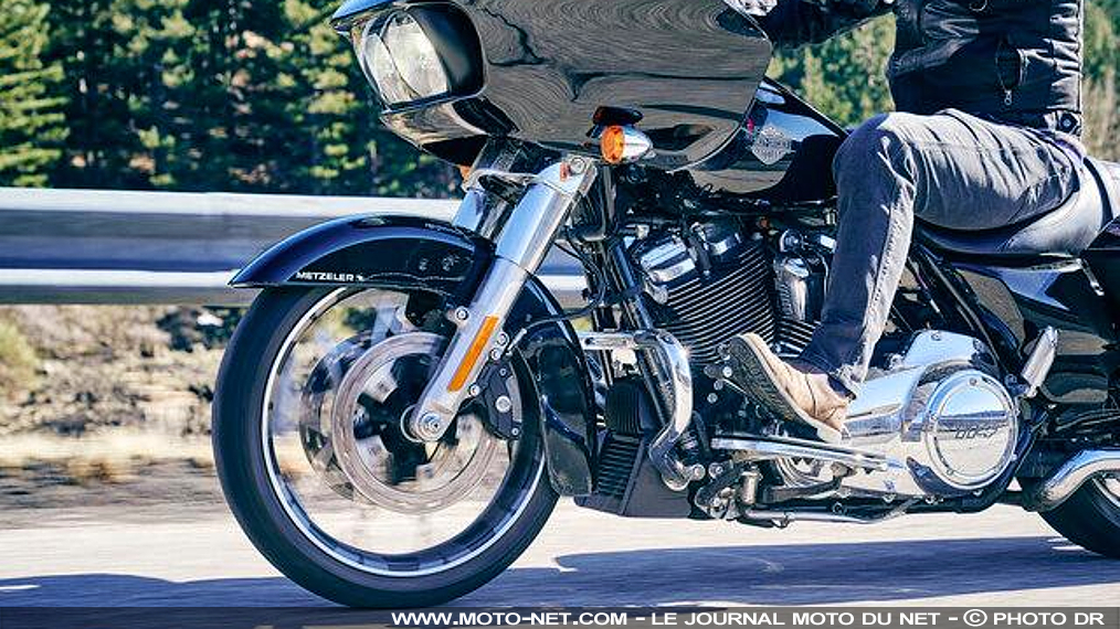 Le Metzeler Custom Tour roule ses pneus vers les bikers