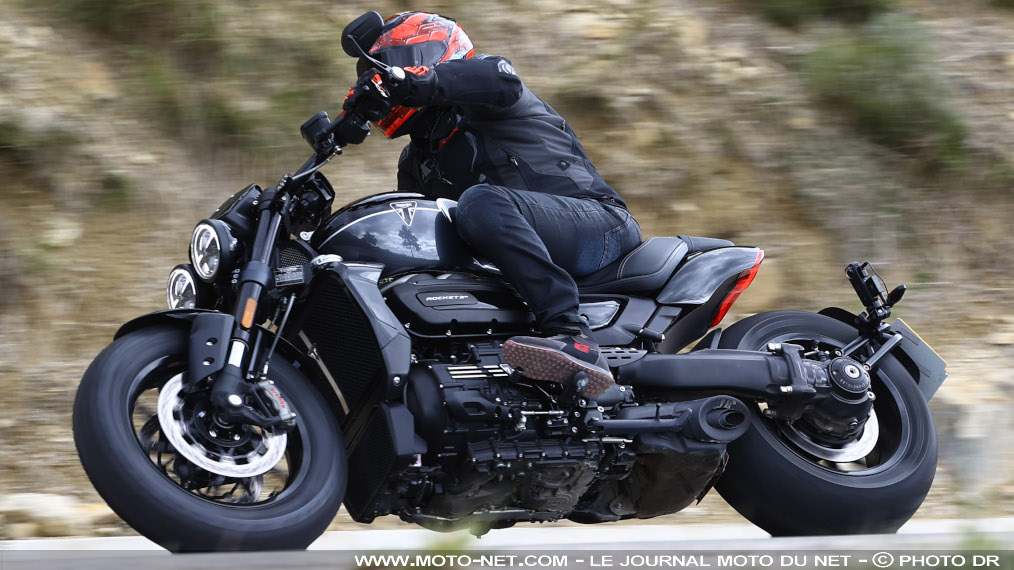 Essai Rocket 3 Storm R et GT 2024 : Triumph vous décomplexe